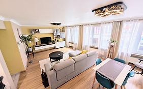 Superbe Appartement Dans Le Centre De Mons - Arivee Autonome